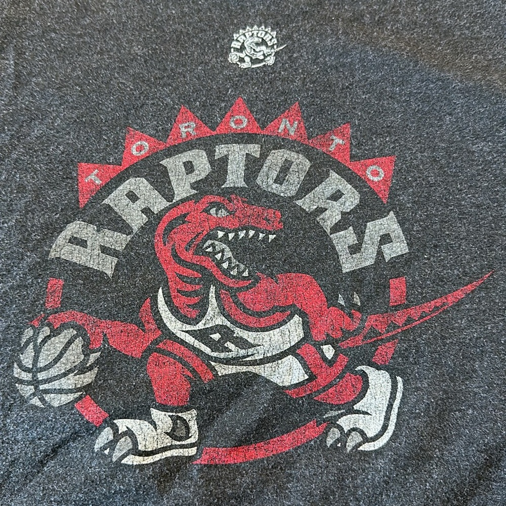 Toronto Raptors T-Shirt - Picture 2 of 4